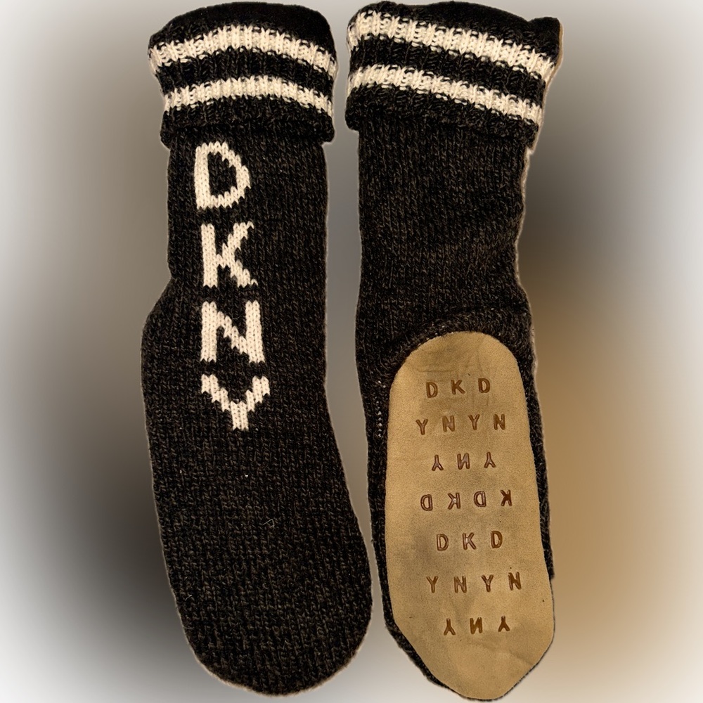 DKNY Fleece-Lined Logo Slipper Socks